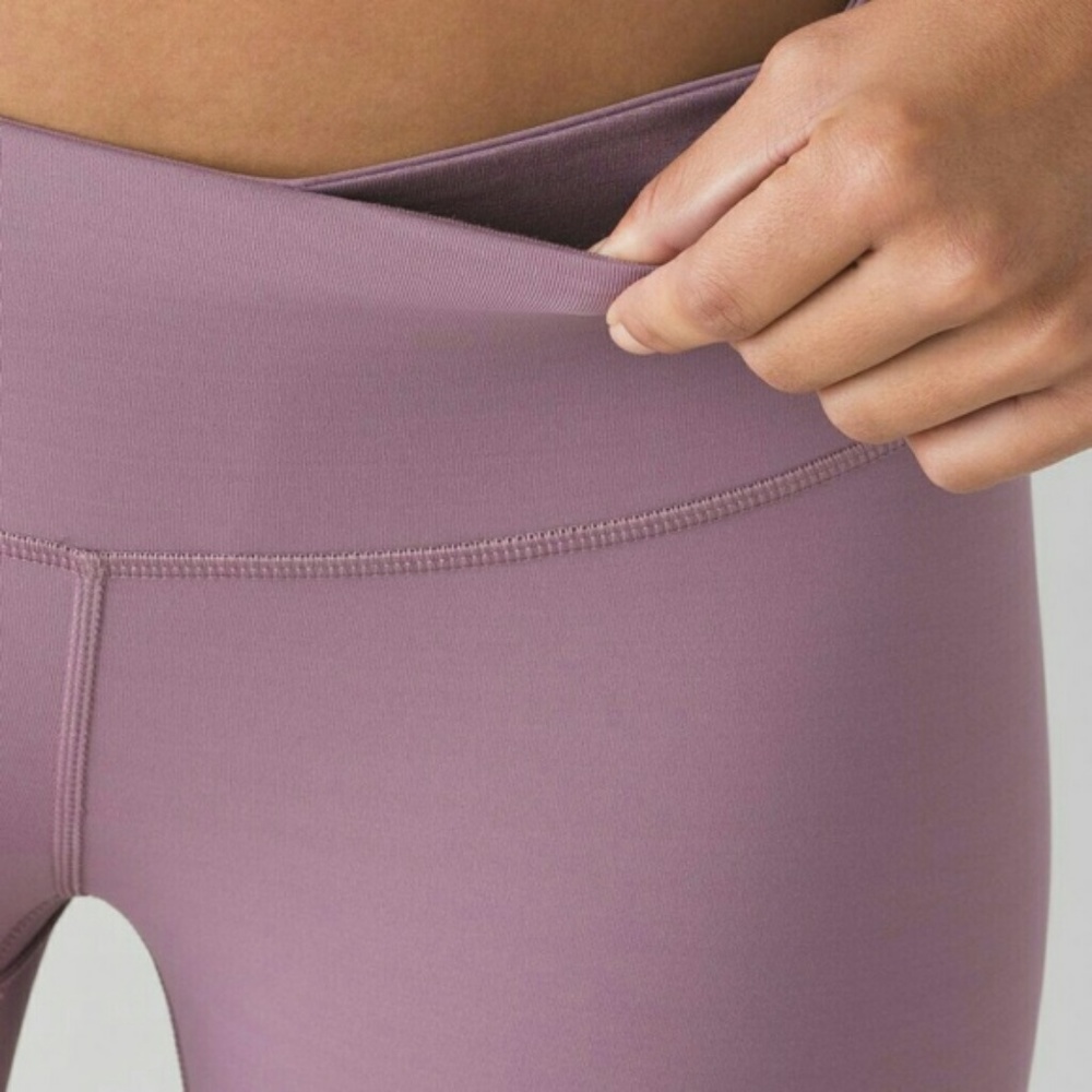 Sold! Lululemon Dusty Mauve Wunder Under Crop - Picture 4 of 6